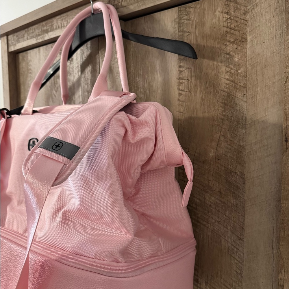 SwissGear Pink Travel Duffel Bag - Picture 3 of 13